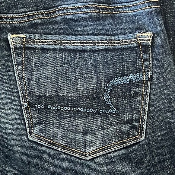 American Eagle Skinny Kick size 4 Jeans with sequin pocket design - Picture 3 of 9